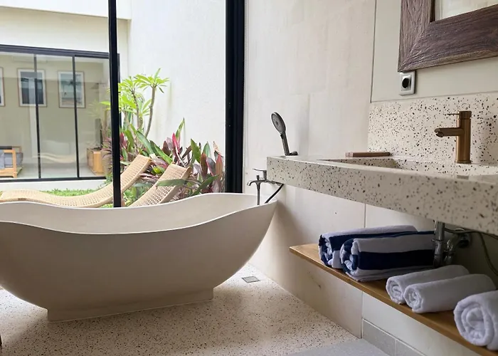 Modern 1br Pool Villa-walk To Beach-central ヴィラ レギャン