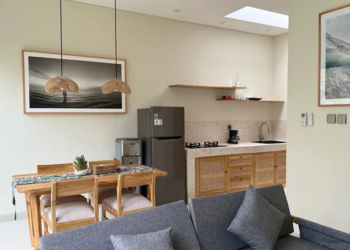 Modern 1br Pool Villa-walk To Beach-central レギャン
